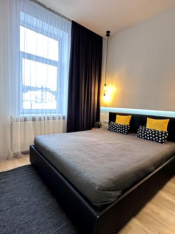 Академіка Андрія Сахарова вул. (Суворова), 4