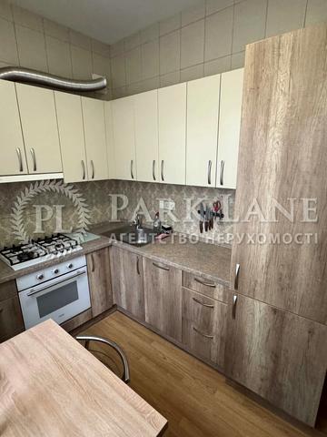 Верхній Вал вул., 50