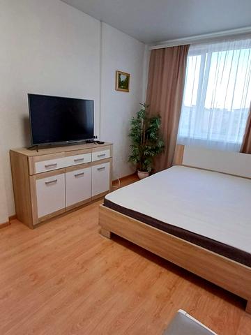 Проїзна вул., 9