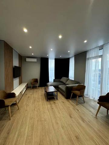 Романа Левицького вул., 4