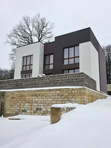 Лісова вул., 46