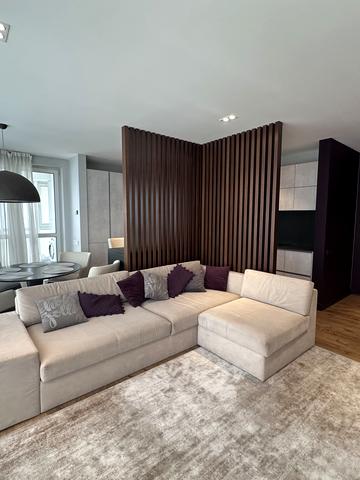 Зарічна вул., 1-Б