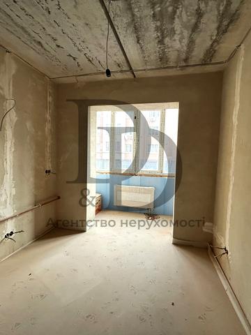 Подільська вул., 6