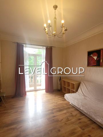 Юрківська вул., 36/10