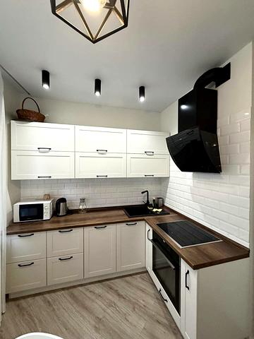 Валерія Самофалова вул. (Каманіна), 16а/2