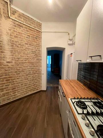 Софії Ковалевської вул., 5