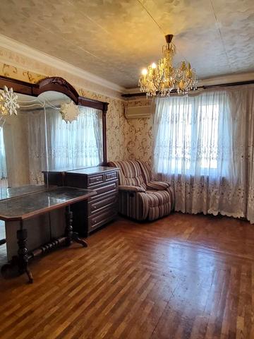 Бориса Гмирі вул., 5