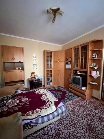 Олександра Кутузакія вул. (Ленінградська), 42