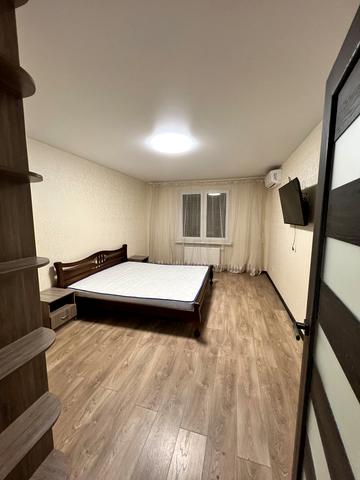 Ясинуватський пров., 11