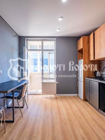 Соборна вул., 18