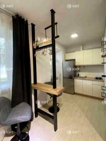 Академіка Проскури вул., 1