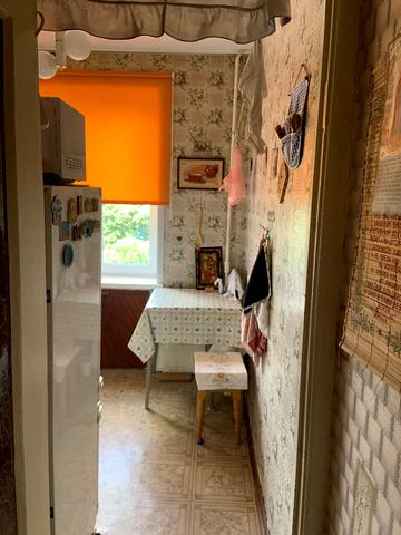 Лабораторна вул., 46