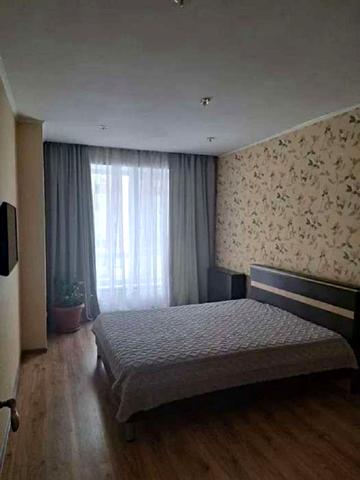 Академіка Шалімова вул., 63