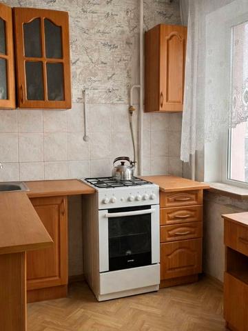 Прирічна вул., 27