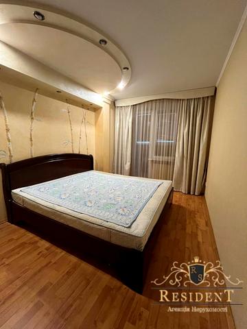 Яскрава вул. (Тверська), 7