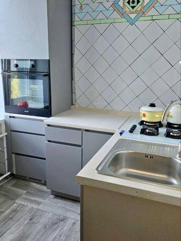 Вокзальна пл. (Петровського), 1