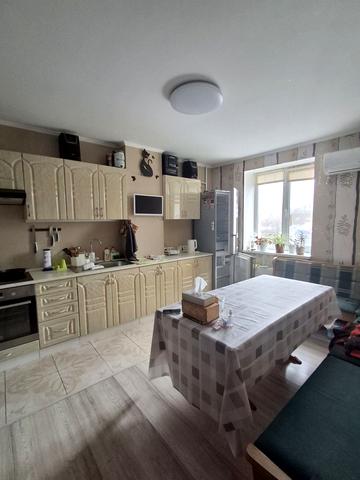 Центральна вул., 3