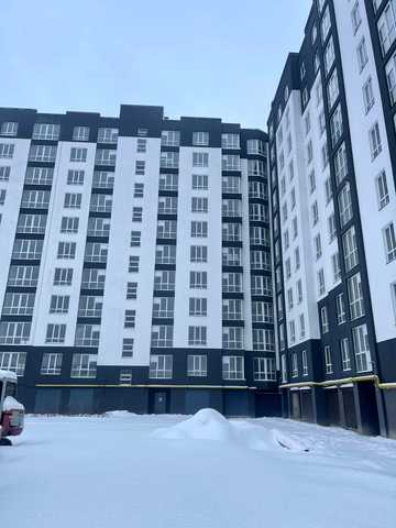Чорновола вул., (Будинок 1)
