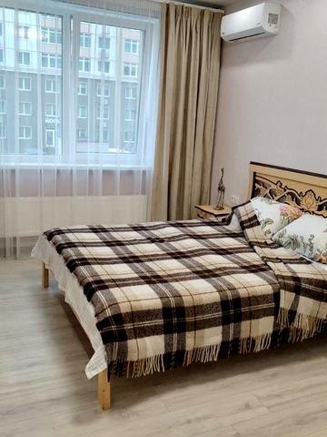 Перлинна вул., 9