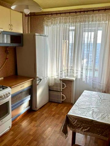 Новокримська вул., 4