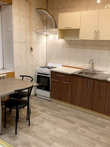 Вартових Неба вул. (Бородинська), 4