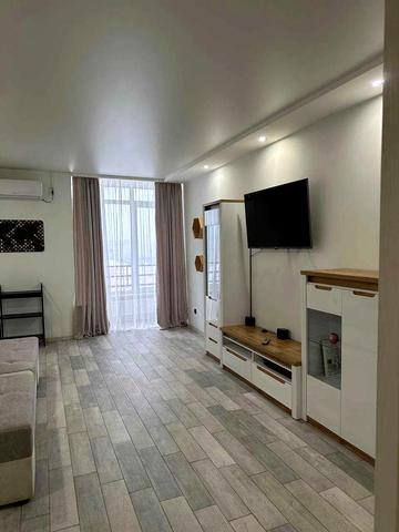 Леоніда Перфецького вул., 2а