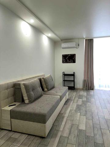 Леоніда Перфецького вул., 2а