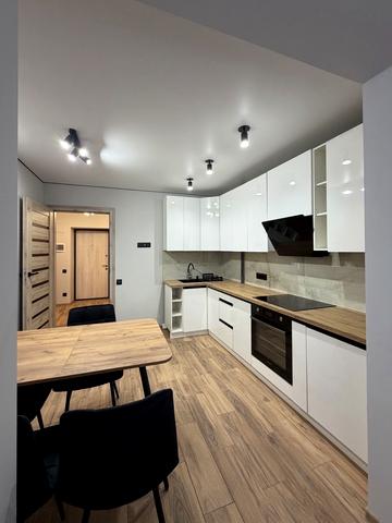 Героїв Миколаєва вул., 129а/42