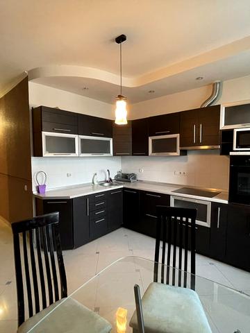 Олександра Мишуги вул., 2