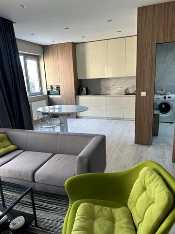 Словянська набережна вул., (Будинок)