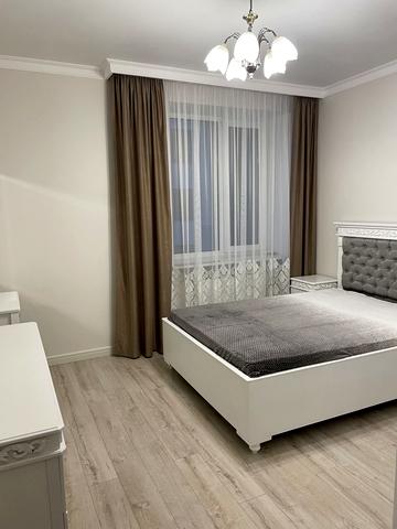 Дмитра Іващенка вул., 4