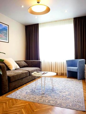 Мала Житомирська вул., 10