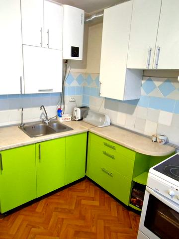 Академіка Булаховського вул., 42/43