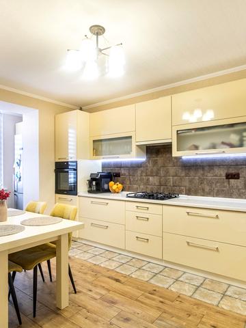 Богдана Хмельницького вул., 53а