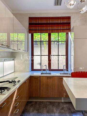 Звіринецька вул., 24а