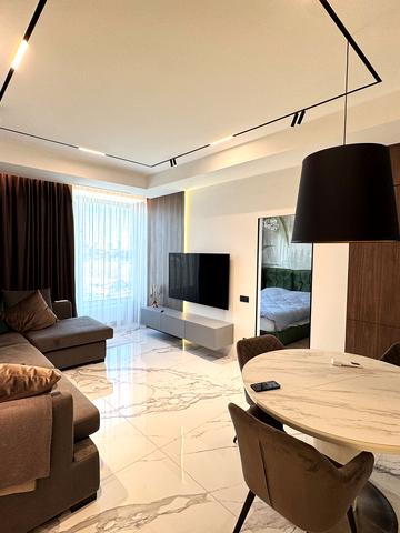 Набережна Перемоги вул., (Sun Tower)