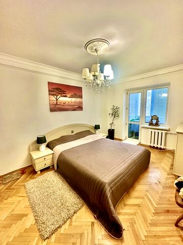 Златопільська вул., 4-К