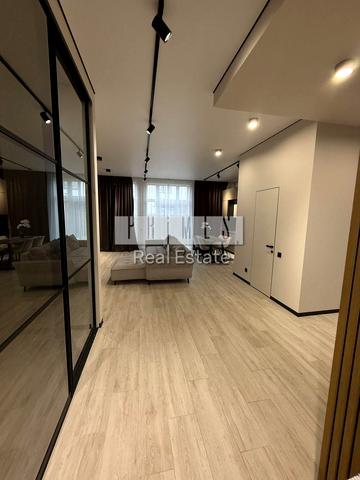 Центральна вул.