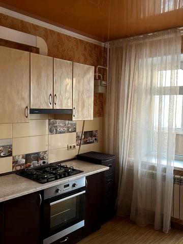 Ярослава Баїса вул. (Володимира Висоцького), 21