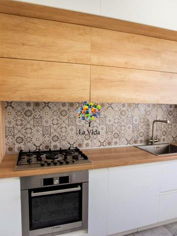 Європейська вул., 8