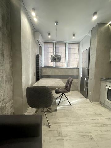 Захисників України вул. (1-го Травня), 40