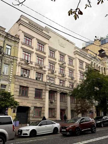 Богдана Хмельницького вул., 38
