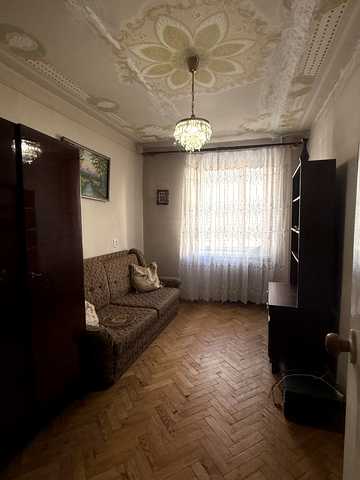 Богдана Хмельницького вул., 267