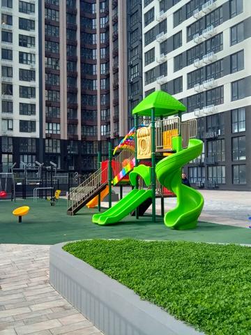 Івана Франка вул., 40 к1