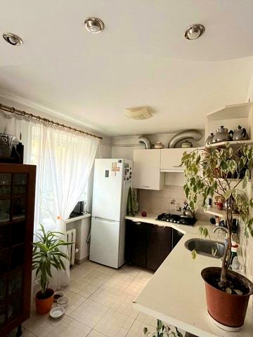 Перемиська вул., 9