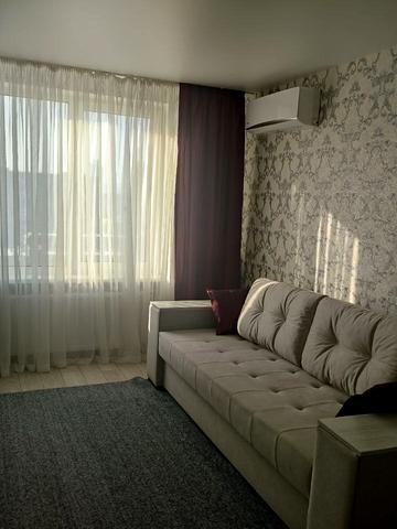 Павла Тичини просп., 13