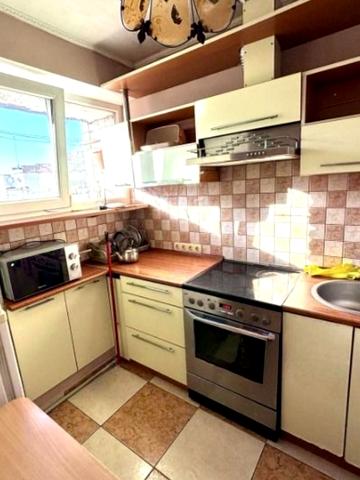 Олександра Кошиця вул., 1