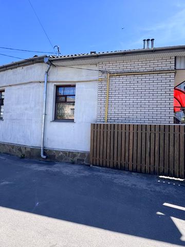 Домбровського вул., 69