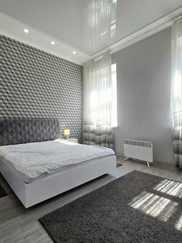 Лесі Українки вул., 41