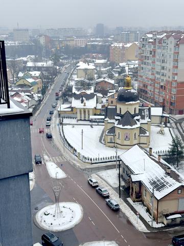 Юліана Пелеша вул., 3